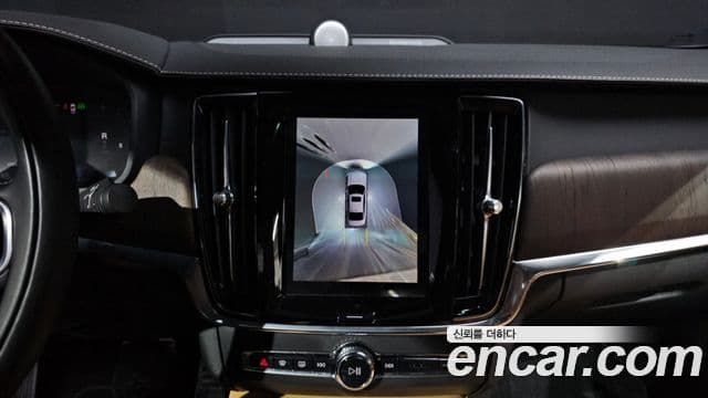 Volvo S90 2021 — ფოტო 16/20