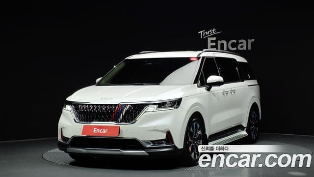 Kia Carnival 2021 — Фото 1/20