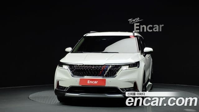 Kia Carnival 2021 — Фото 3/20