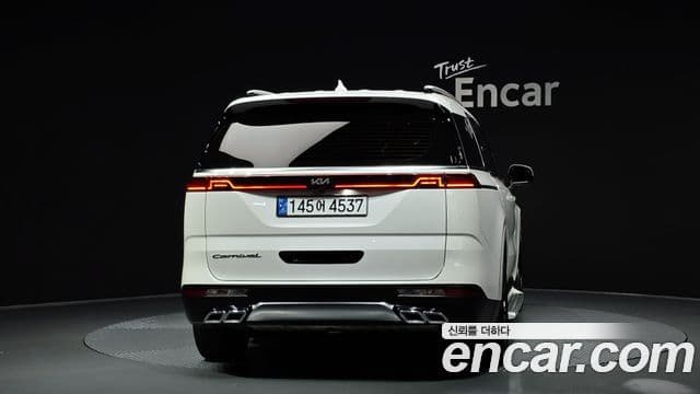 Kia Carnival 2021 — Фото 4/20