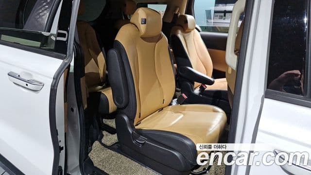 Kia Carnival 2021 — Фото 11/20