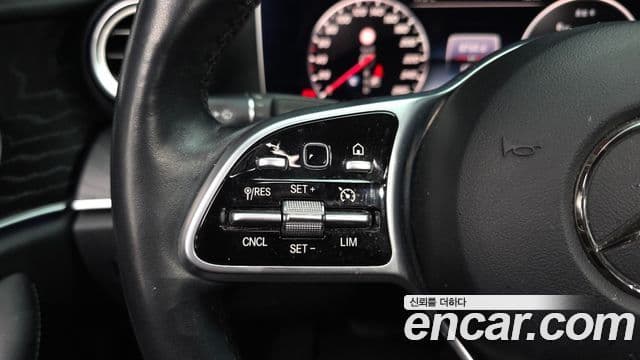 Mercedes-Benz E-Class 2019 — Фото 16/20