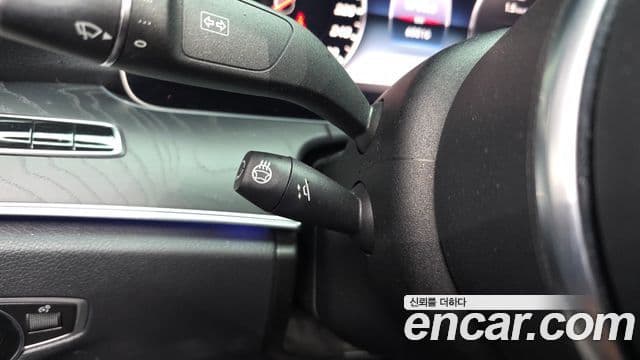 Mercedes-Benz E-Class 2019 — Photo 32/32