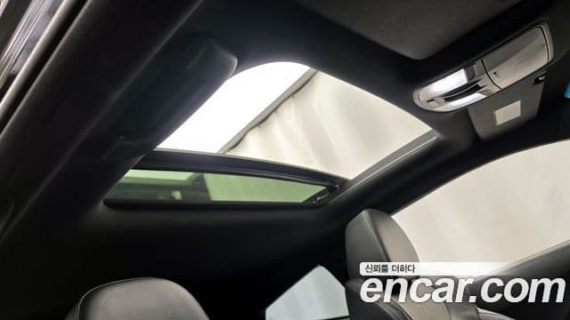 Hyundai Veloster 2018 — ფოტო 17/20