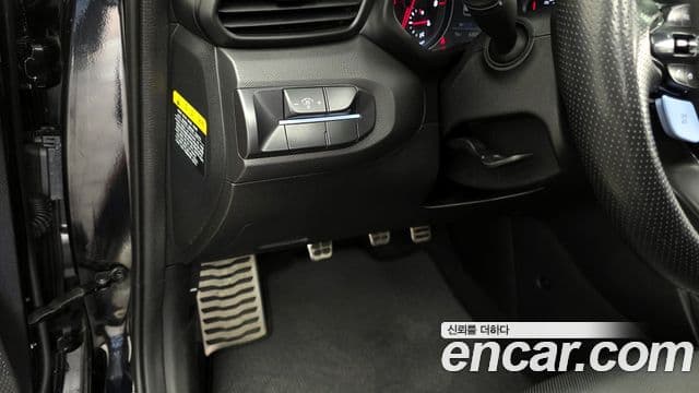 Hyundai Veloster 2018 — фото 18 из 20