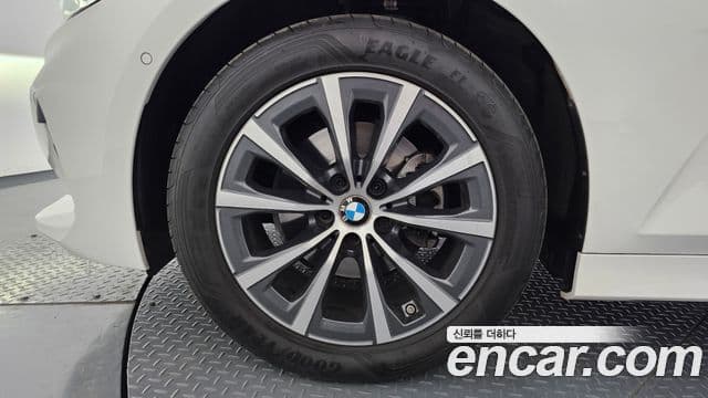 BMW 3 Series 2024 — ფოტო 5/20