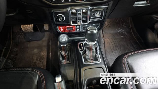 Jeep Gladiator 2021 — ფოტო 9/20