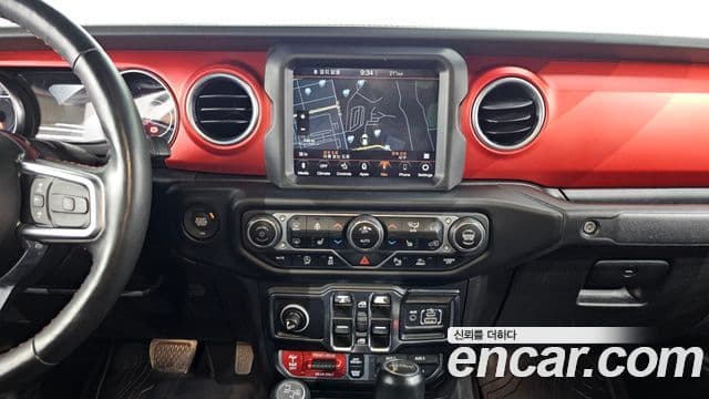Jeep Gladiator 2021 — ფოტო 13/20
