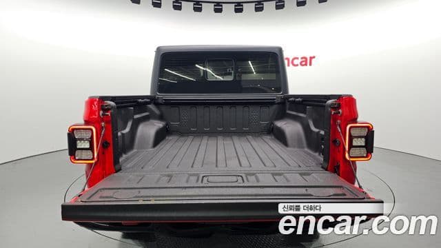 Jeep Gladiator 2021 — ფოტო 17/20