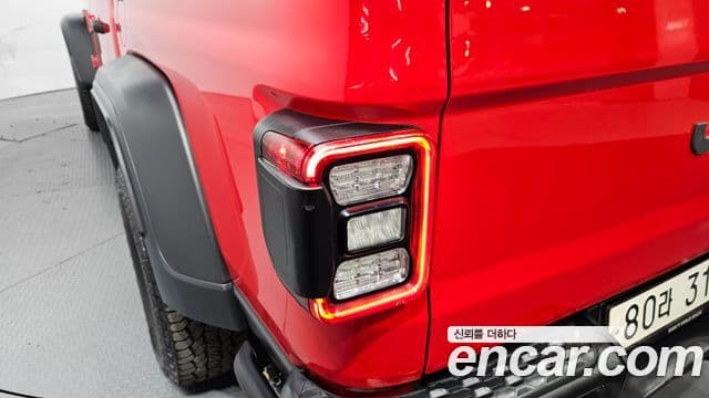 Jeep Gladiator 2021 — Photo 25/30