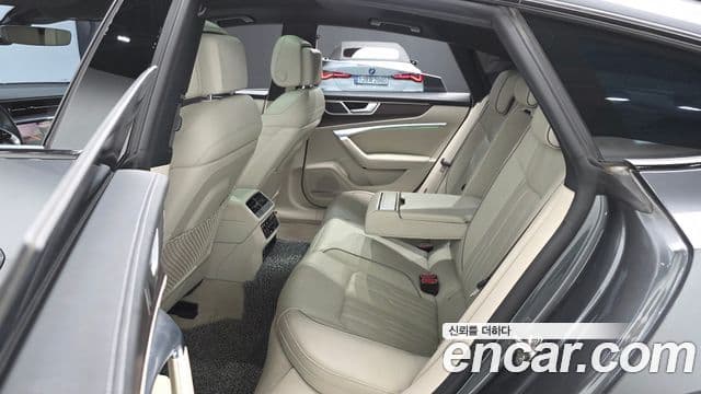 Audi A7 2022 — ფოტო 11/20