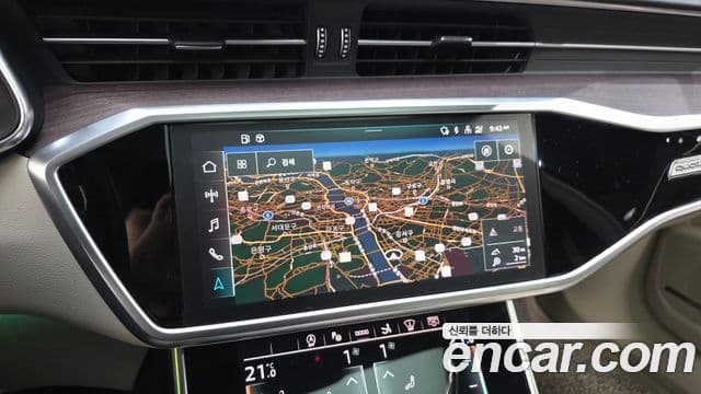 Audi A7 2022 — ფოტო 14/20