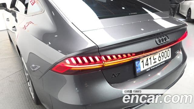 Audi A7 2022 — Photo 2/37