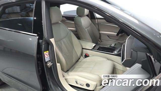 Audi A7 2022 — Photo 18/37