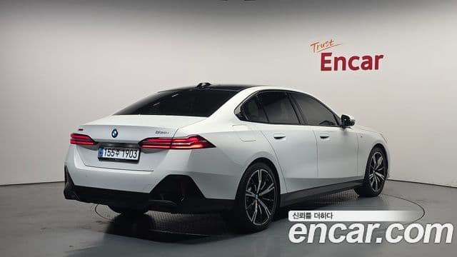 BMW 5 Series 2024 — Şəkil 2/20