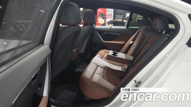 BMW 5 Series 2024 — Şəkil 12/20
