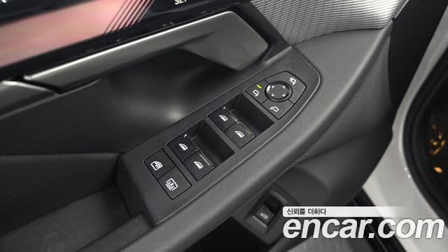 BMW 5 Series 2024 — Photo 15/33