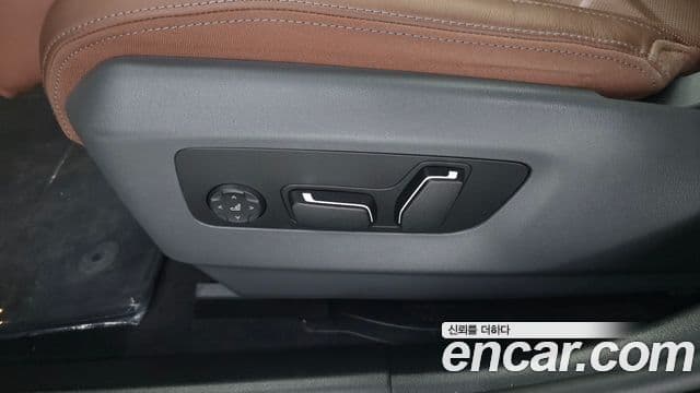 BMW 5 Series 2024 — Photo 18/33