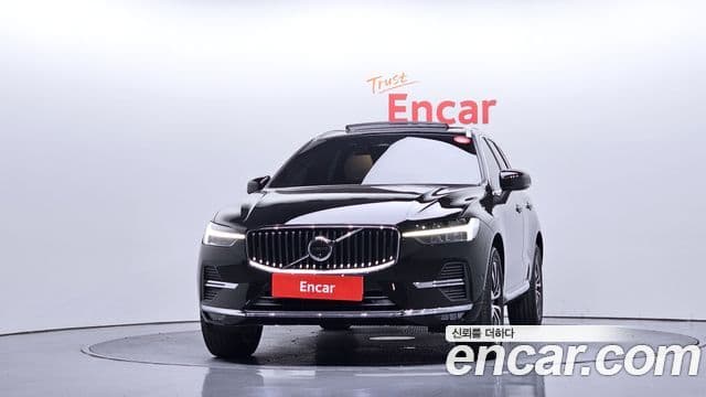Volvo XC60 2023 — ფოტო 17/20