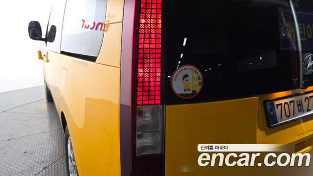 Hyundai Staria 2024 — Photo 25/32