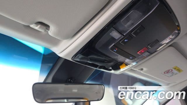 Hyundai Staria 2024 — Photo 5/32