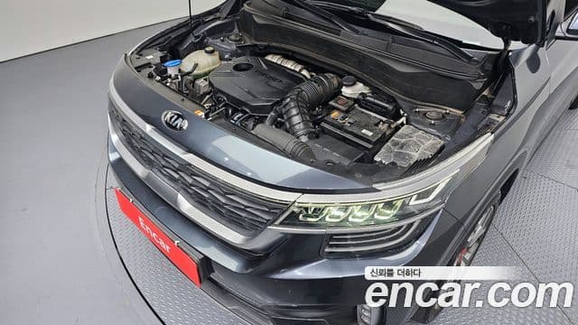 Kia Seltos 2020 — ფოტო 6/20