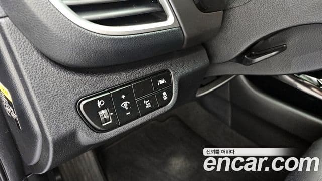 Kia Seltos 2020 — ფოტო 16/20