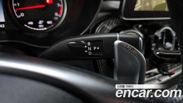 Mercedes-Benz GLC-Class 2019 — Şəkil 9/20