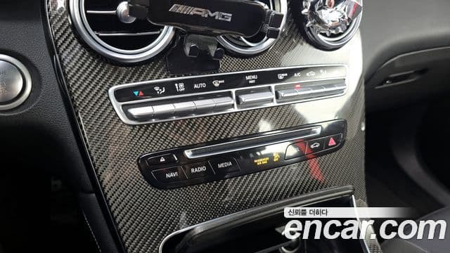 Mercedes-Benz GLC-Class 2019 — Şəkil 18/20
