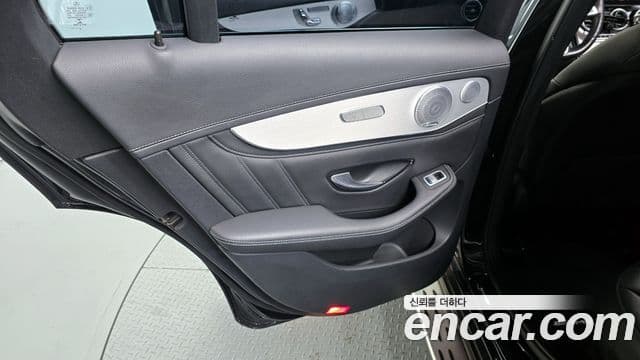 Mercedes-Benz GLC-Class 2019 — Photo 19/33