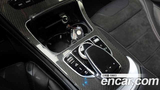 Mercedes-Benz GLC-Class 2019 — Photo 12/33