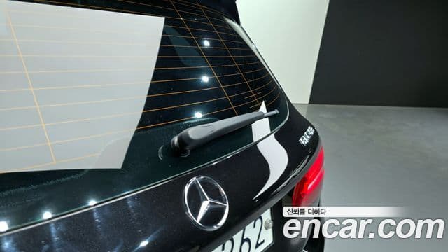 Mercedes-Benz GLC-Class 2019 — Photo 2/33