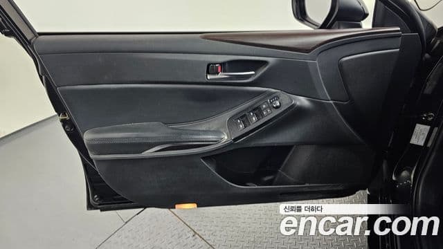 Toyota Avalon 2018 — Photo 12/28
