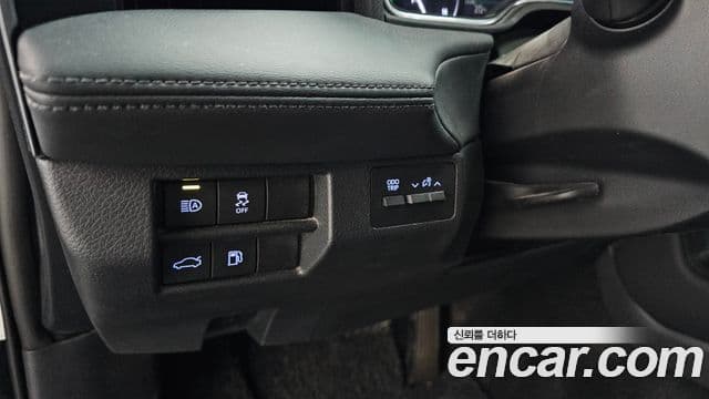 Toyota Avalon 2018 — Photo 22/28