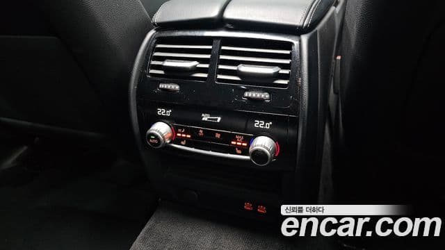 BMW 5 Series 2019 — ფოტო 18/31