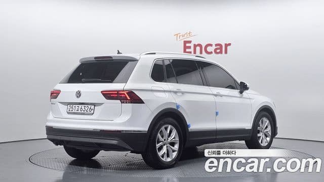Volkswagen Tiguan 2020 — Photo 18/20
