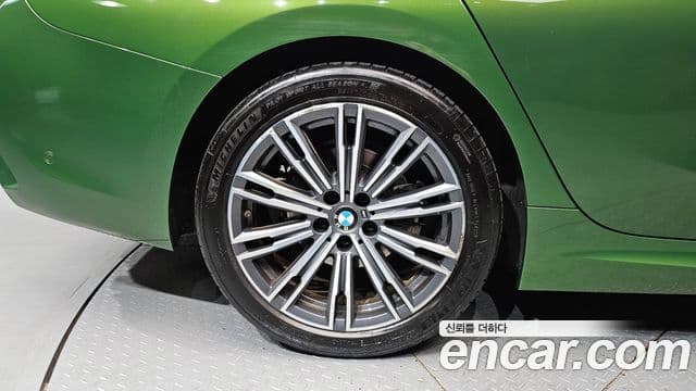 BMW 3 Series 2019 — ფოტო 5/20