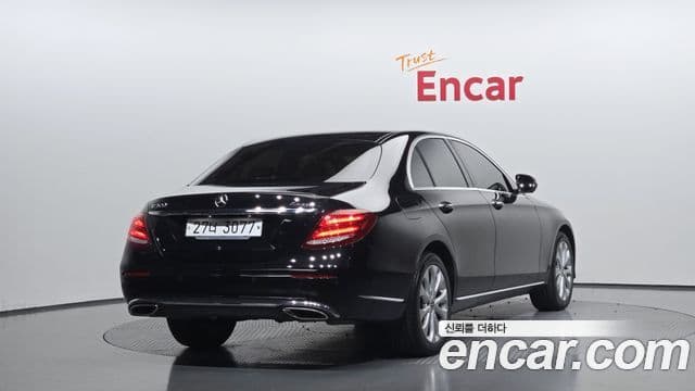 Mercedes-Benz E-Class 2019 — ფოტო 2/20