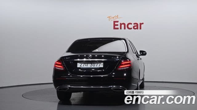 Mercedes-Benz E-Class 2019 — ფოტო 4/20