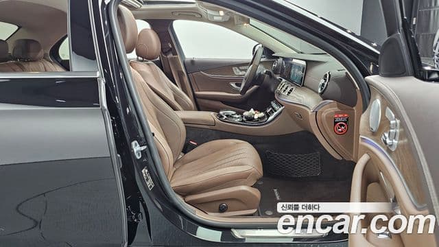 Mercedes-Benz E-Class 2019 — ფოტო 11/20