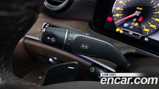 Mercedes-Benz E-Class 2019 — ფოტო 19/20
