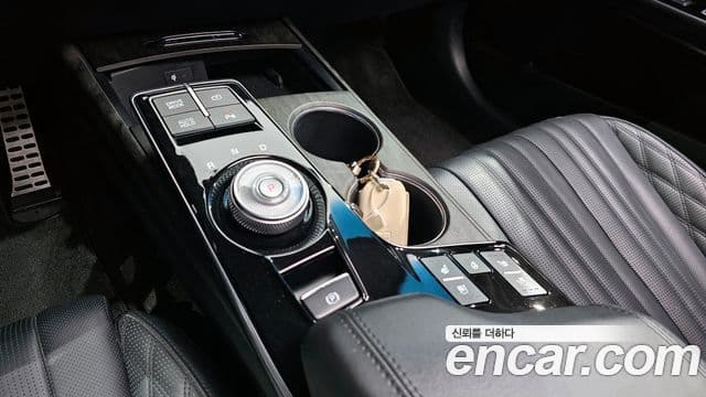 Kia K8 2021 — ფოტო 8/20
