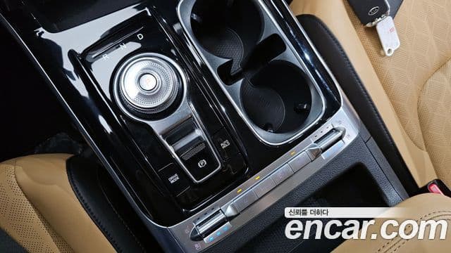 Kia Carnival 2020 — фото 9 из 20
