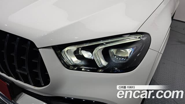 Mercedes-Benz GLE-Class 2021 — Photo 15/36