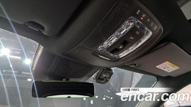 Mercedes-Benz GLE-Class 2021 — Photo 28/36