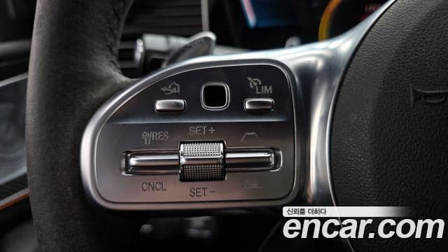 Mercedes-Benz GLE-Class 2021 — Photo 18/36