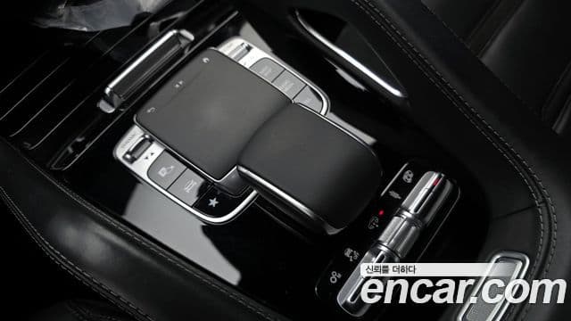 Mercedes-Benz GLE-Class 2021 — Photo 31/36
