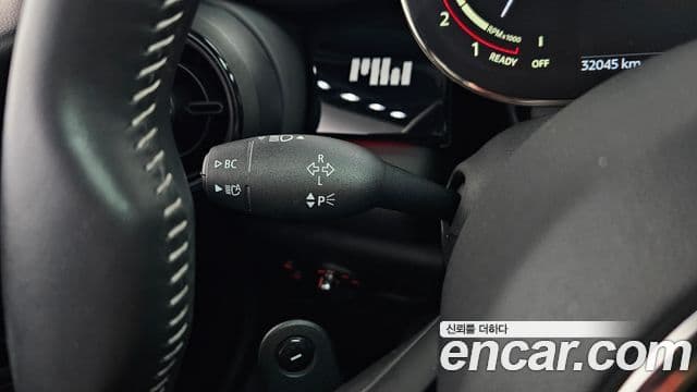 Mini Cooper S 2023 — фото 20 из 20