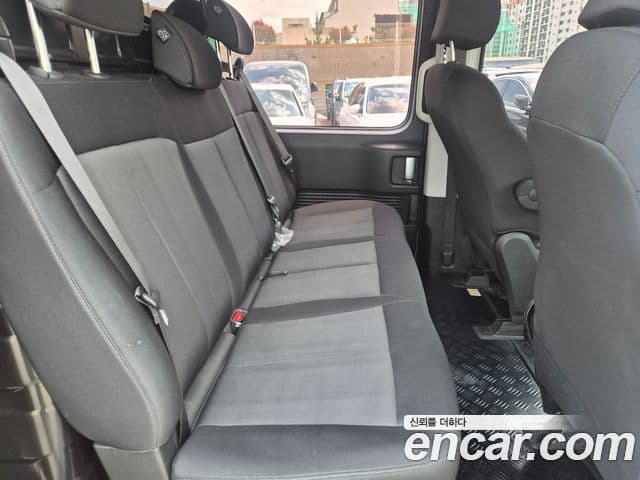 Hyundai Staria 2023 — ფოტო 7/18