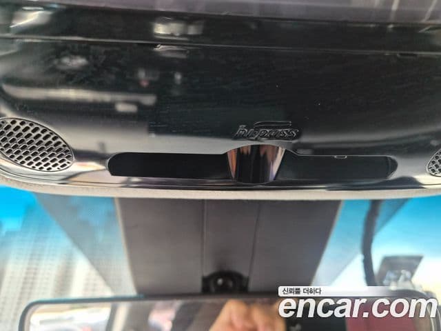 Hyundai Staria 2023 — ფოტო 16/18